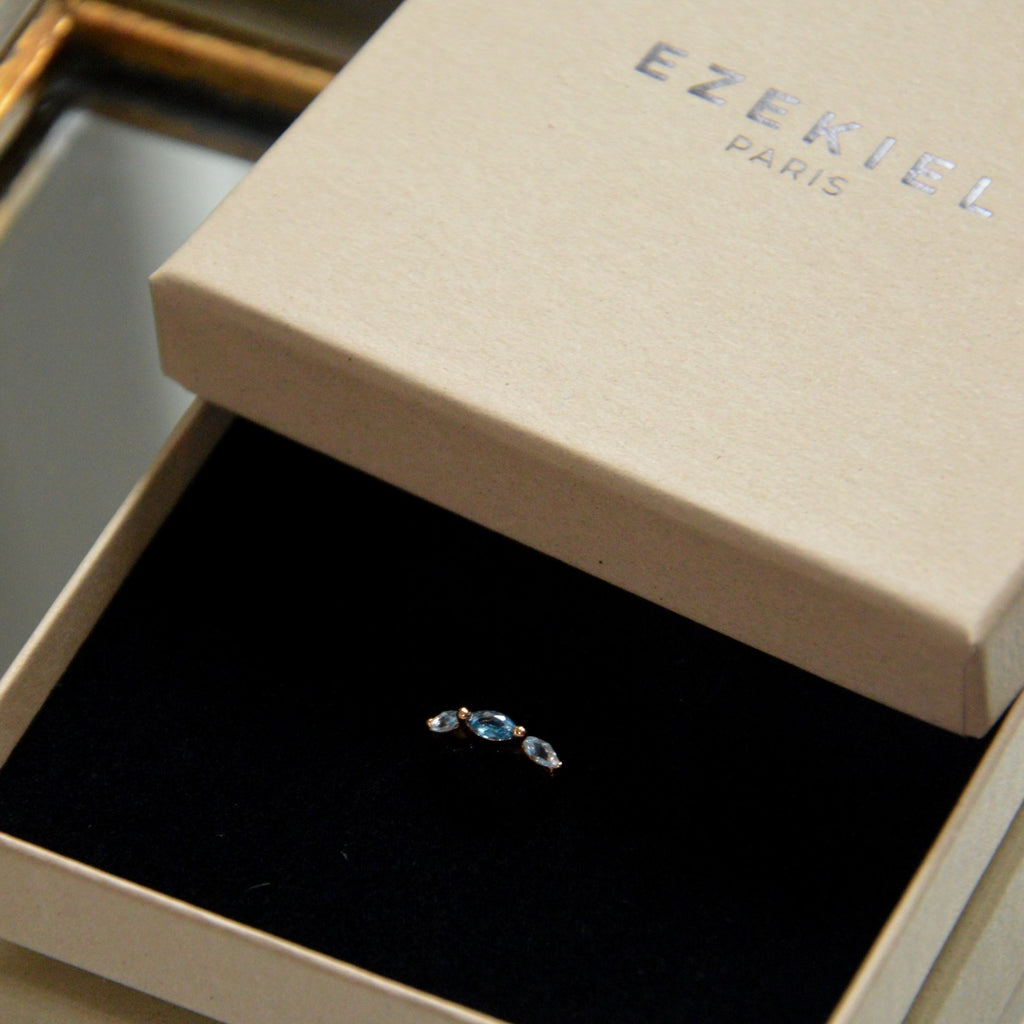 Boucle Individuelle Irina Bleu Celeste - Faux Piercing - Bague d'Oreille Plaqué Or 18K et Zirconium