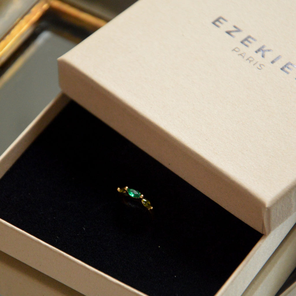 Boucle Individuelle Irina Vert Emeraude - Faux Piercing - Bague d'Oreille Plaqué Or 18K et Zirconium