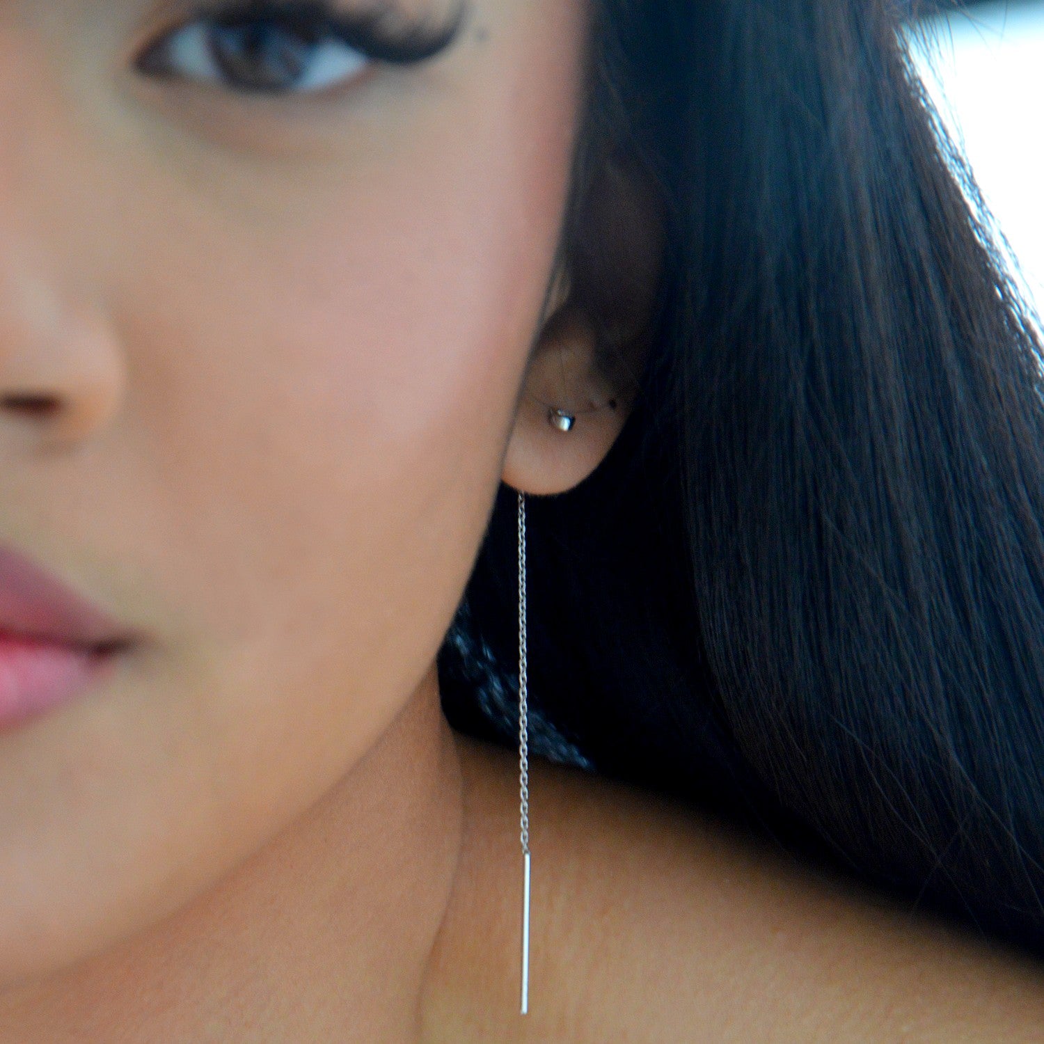 Boucles d'Oreilles Elvira - Boucles Pendantes Fils Asymétriques Argent 925 Rhodié et Zirconium - 6cm