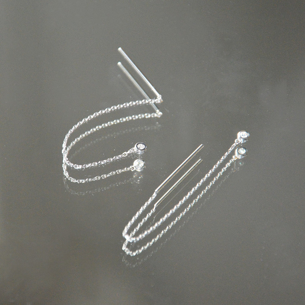 Boucles d'Oreilles Elvira - Boucles Pendantes Fils Asymétriques Argent 925 Rhodié et Zirconium - 6cm