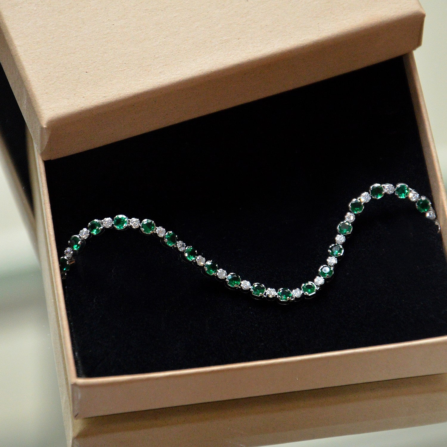 Bracelet Tennis Signature - Icône – Vert Emeraude - Plaqué Or 18K ou Argent 925 Rhodié & Zirconiums