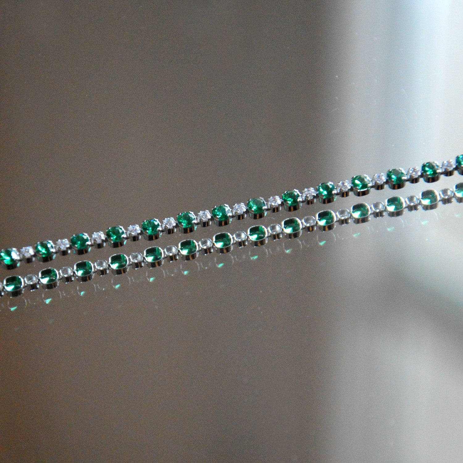 Bracelet Tennis Signature - Icône – Vert Emeraude - Plaqué Or 18K ou Argent 925 Rhodié & Zirconiums