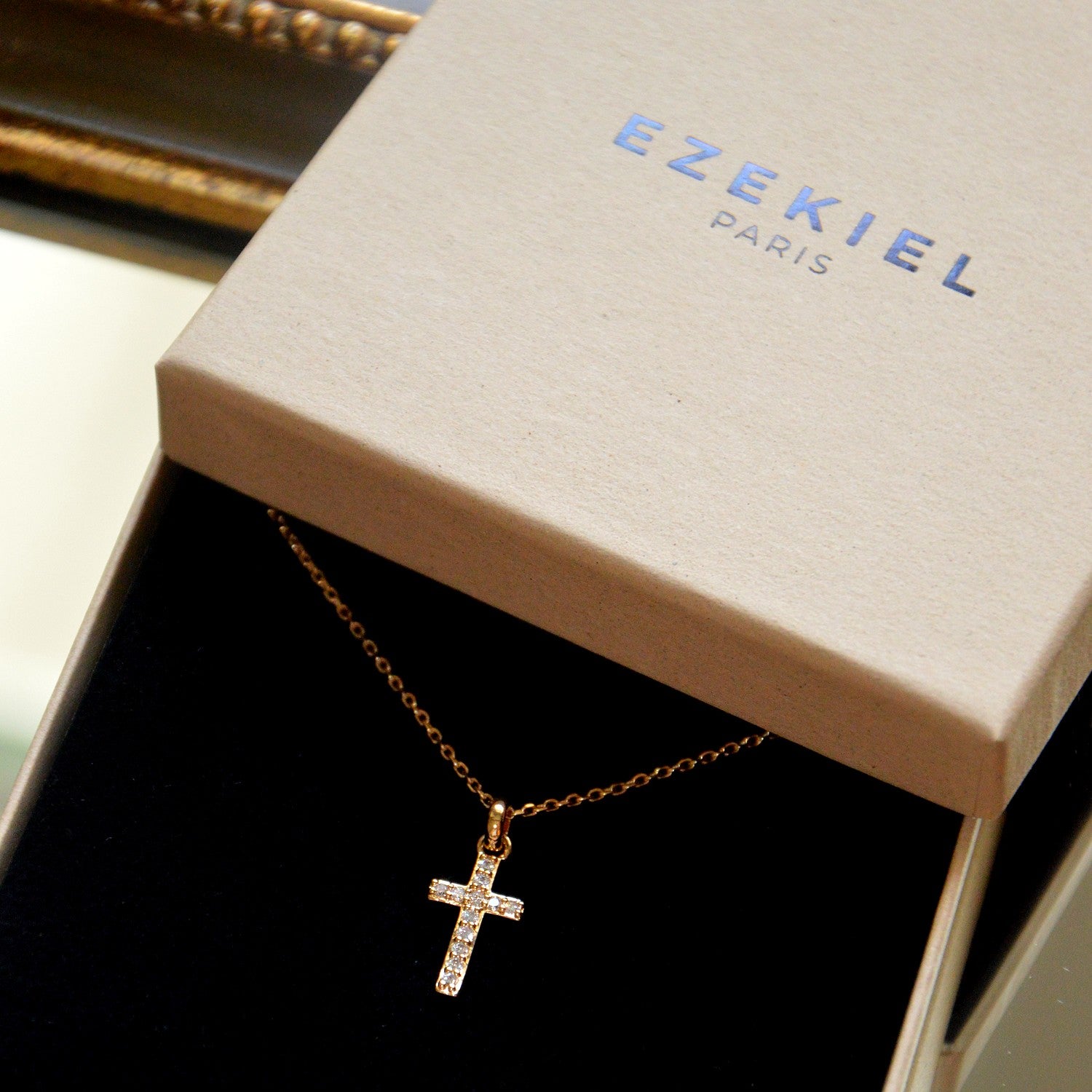 Collier Croix - Plaqué Or 18K et Zirconium - 2cm