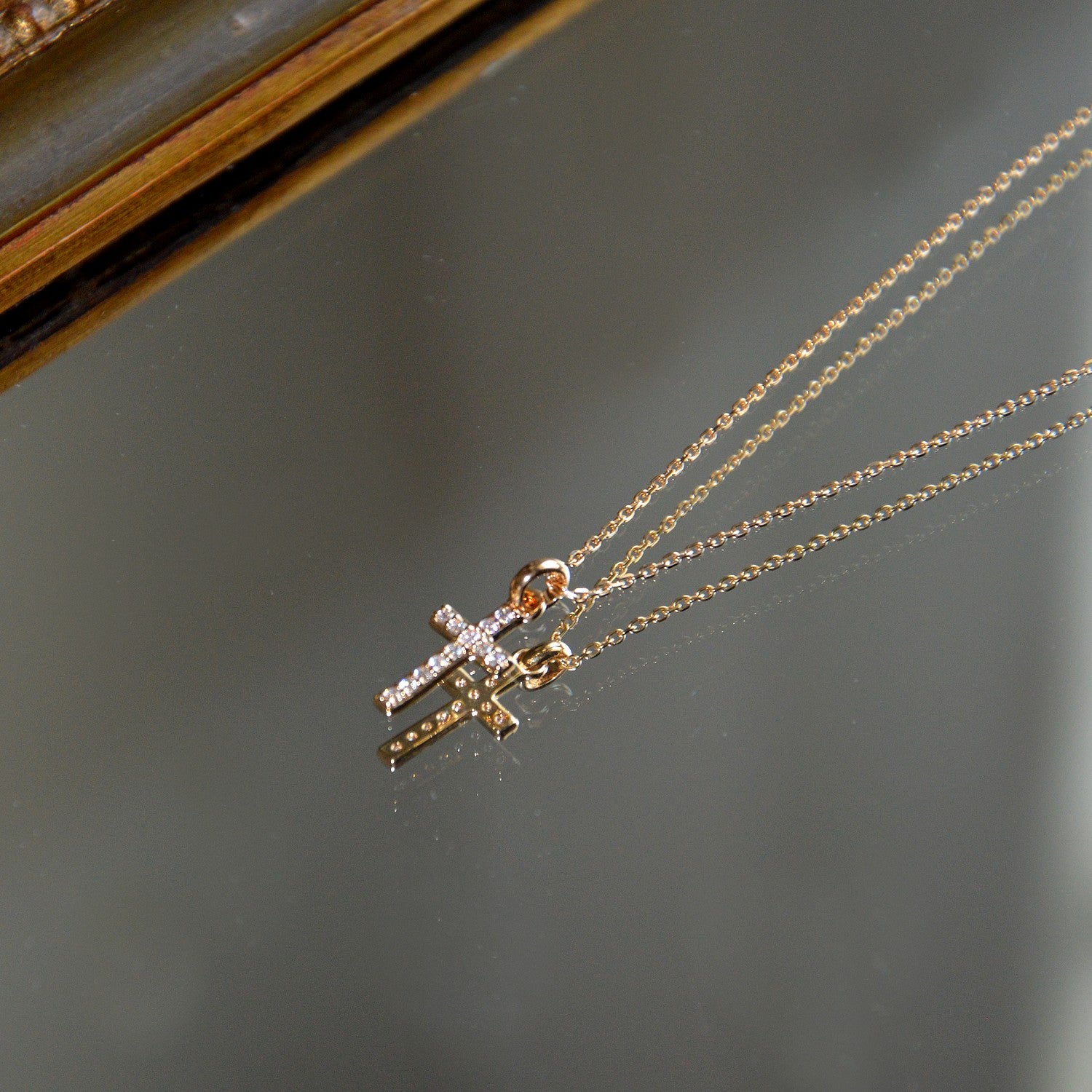 Collier Croix - Plaqué Or 18K et Zirconium - 2cm