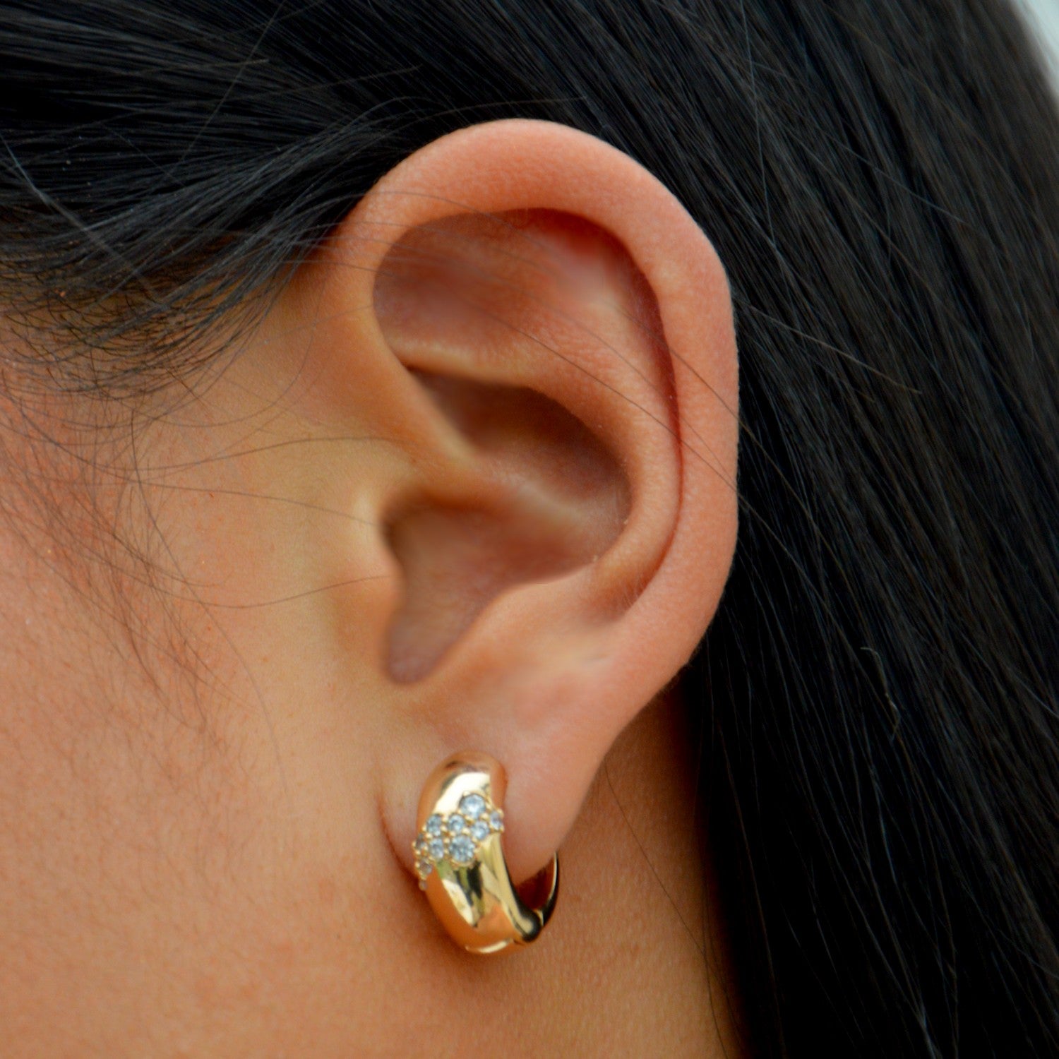 Boucles d'Oreilles Gabrielle - Créoles Epaisses Plaqué Or 18K et Zirconiums - 2cm