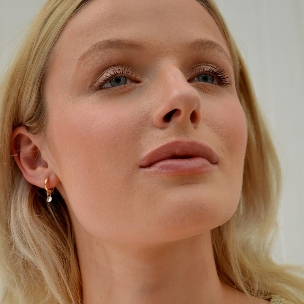 Boucles d'Oreilles Marie - Créoles Charm - Plaqué Or 18K et Cristal