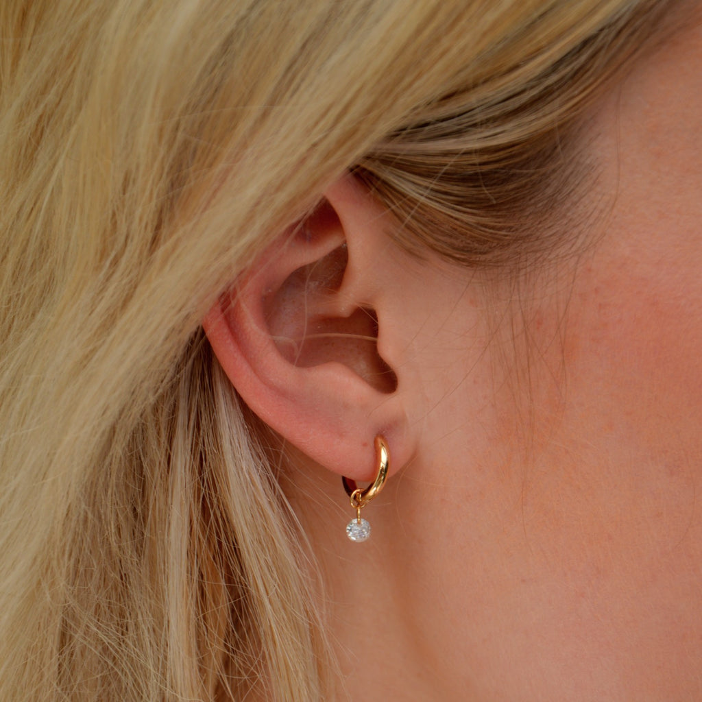 Boucles d'Oreilles Marie - Créoles Charm - Plaqué Or 18K et Cristal