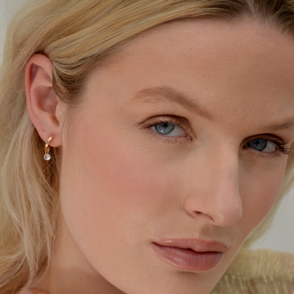 Boucles d'Oreilles Marie - Créoles Charm - Plaqué Or 18K et Cristal