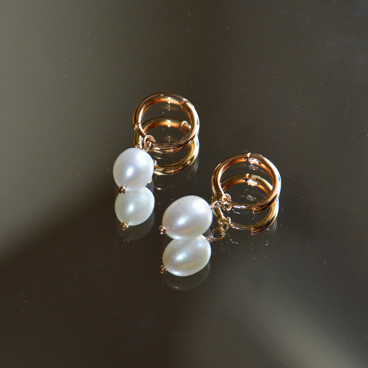 Boucles d'Oreilles Jacky - Créoles Plaqué Or 18K et Perles