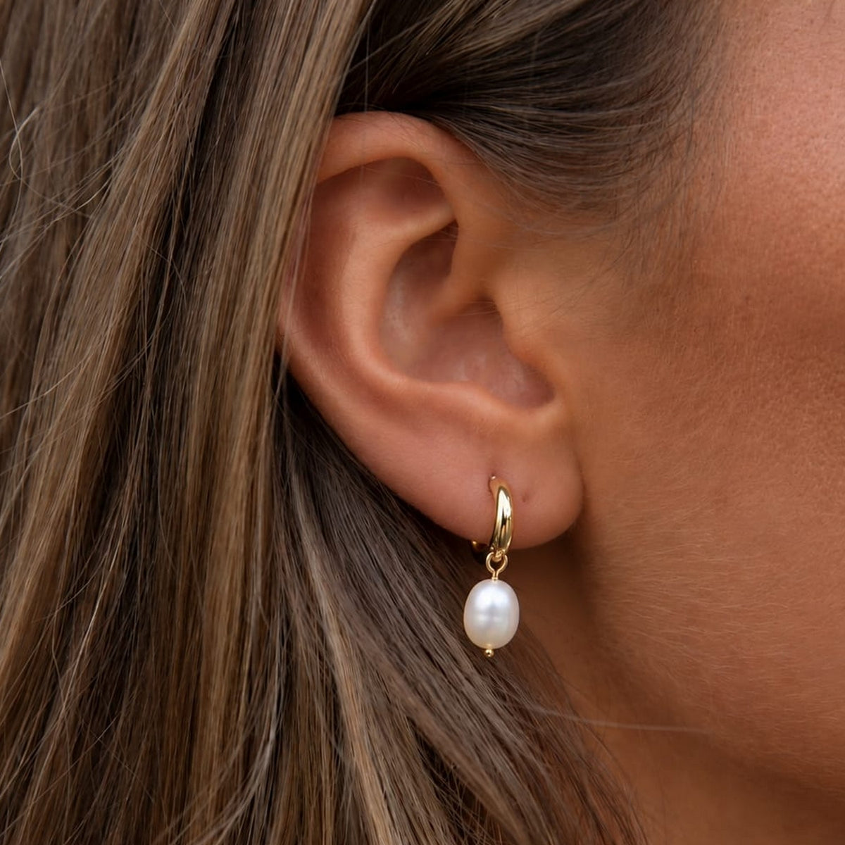 Boucles d'Oreilles Jacky - Créoles Plaqué Or 18K et Perles