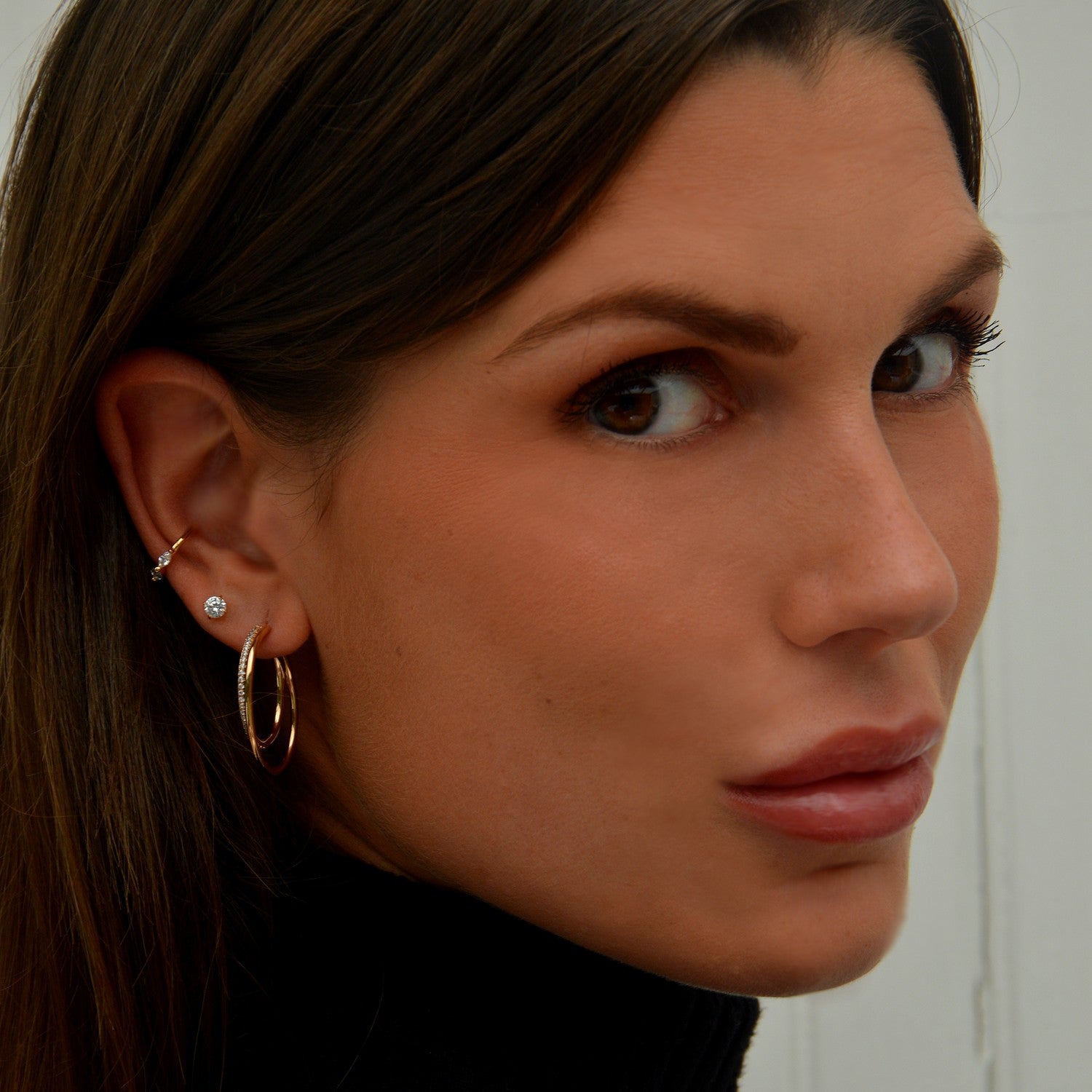 Boucles d'Oreilles Mila - Créoles Plaqué Or 18K et Zirconiums - 4cm