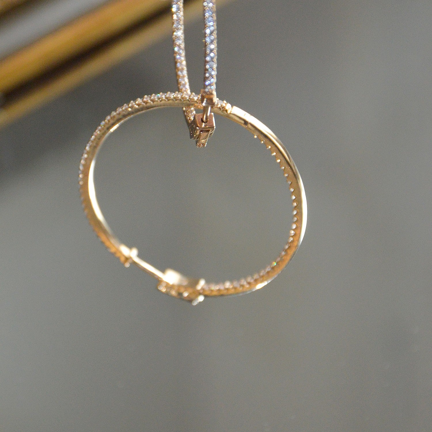 Boucles d'Oreilles Paola - Créoles Plaqué Or 18K et Zirconiums - 6cm